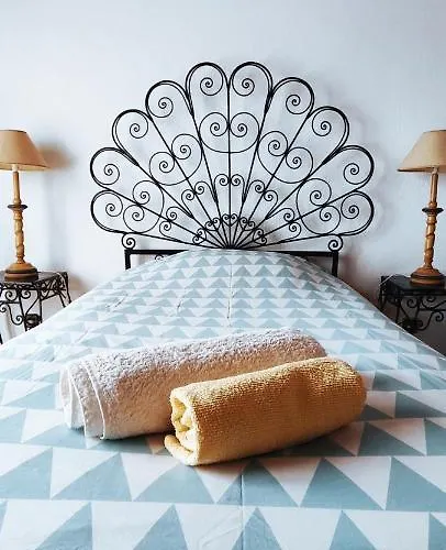 בית הארחה Fountain Of Happiness אובידוס